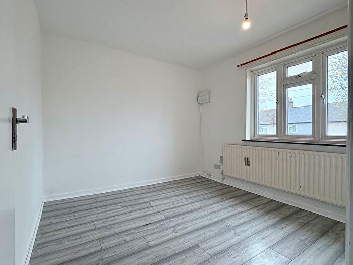 1 Bedroom Flat To Rent In Flat First Floor, Montague Road, Southall, UB2