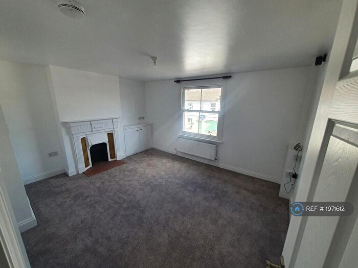 2 Bedroom Flat To Rent In Badshot Lea Road, Badshot Lea, Farnham, GU9