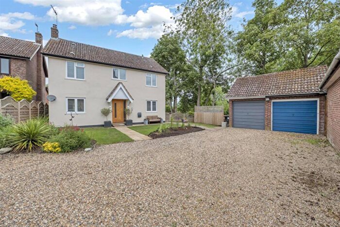 4 Bedroom Detached House For Sale In Meadow Close, Felsham, IP30