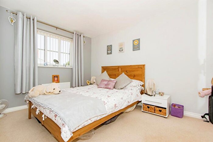 3 Bedroom Town House For Sale In Greenacre Way, Shaftesbury, SP7