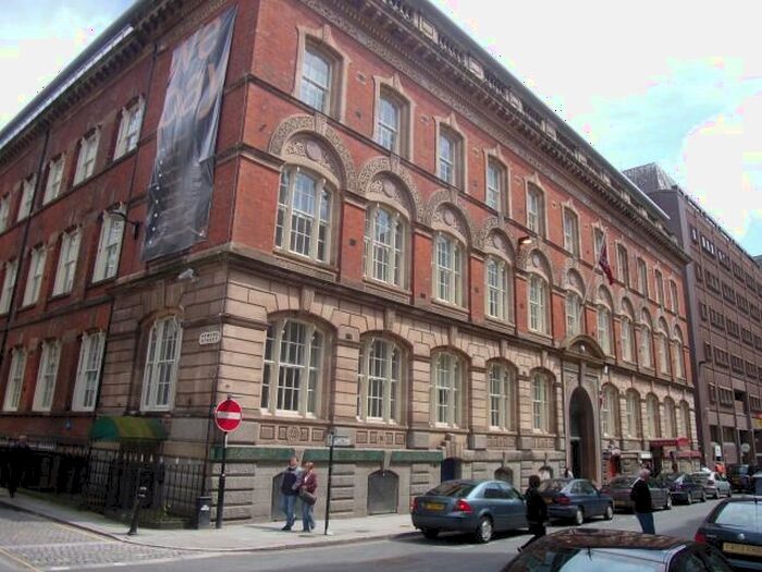 2 Bedroom Apartment To Rent In The Albany, L3