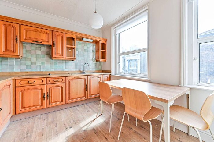 2 Bedroom Flat To Rent In Gray's Inn Road, King's Cross, London, WC1X