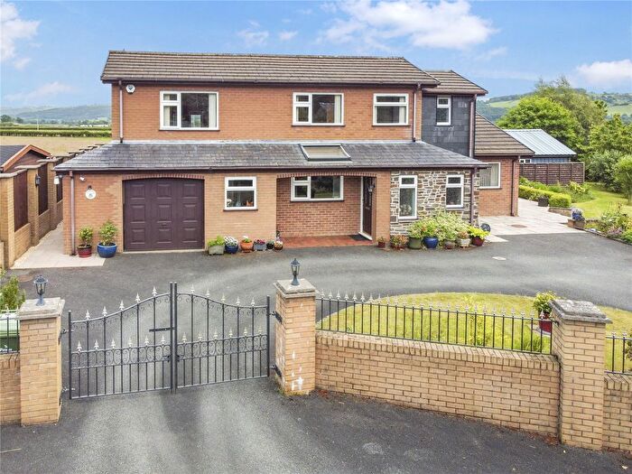 4 Bedroom Detached House For Sale In Trefeglwys, Caersws, Powys, SY17