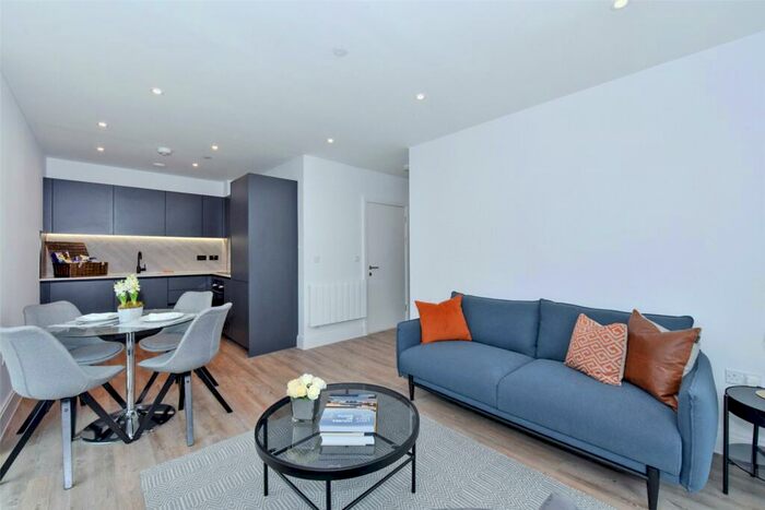 1 Bedroom Apartment To Rent In Darjeeling House, Memorial Avenue, Slough, SL1