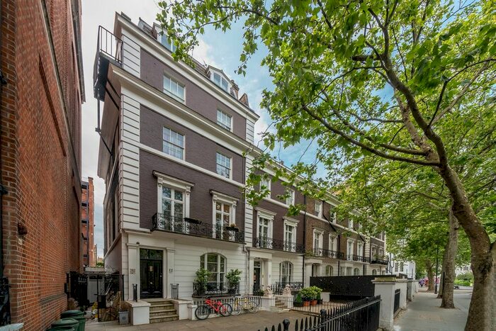 1 Bedroom Flat To Rent In Thurloe Place, Kensington, SW7