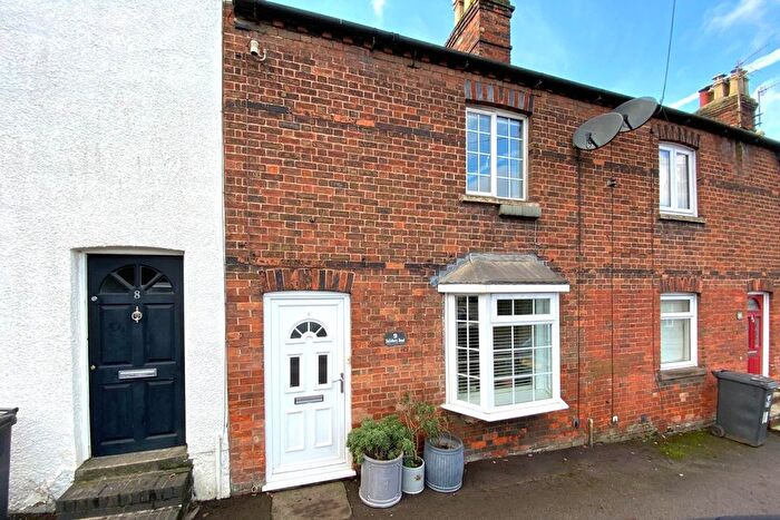 2 Bedroom Terraced House For Sale In Salisbury Road, Marlborough, SN8