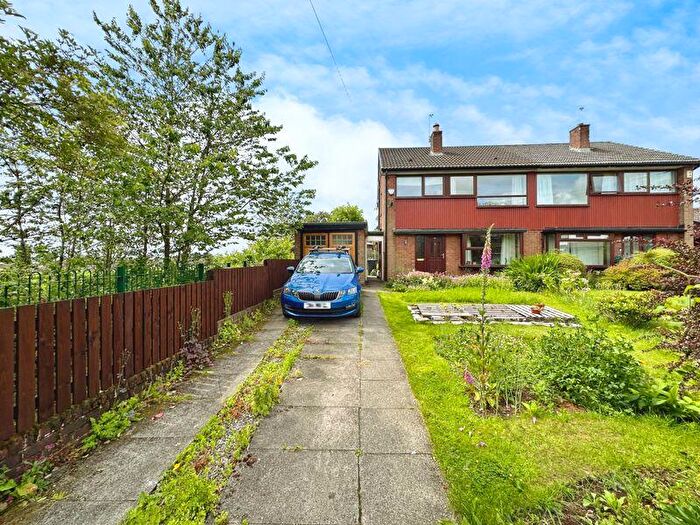 4 Bedroom Semi-Detached House For Sale In Wingate Avenue, Bury, BL8
