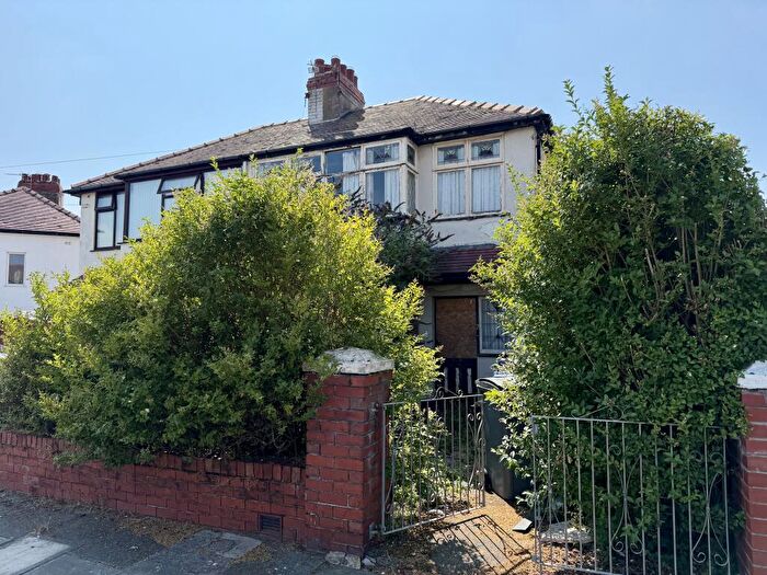 3 Bedroom Semi Detached House For Sale In Rochford Avenue, Blackpool, FY5