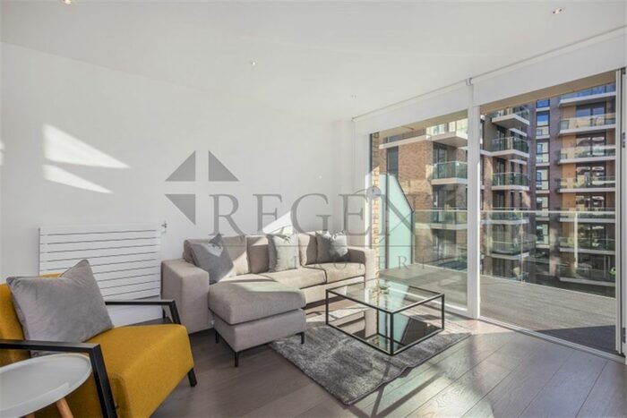 2 Bedroom Flat To Rent In Queenshurst Square, Hamond Court, KT2