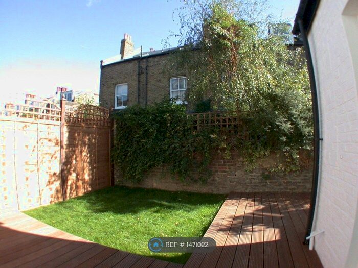 3 Bedroom Flat To Rent In Arlingford Road, London, SW2