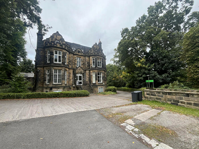 2 Bedroom Flat To Rent In Oakfield House, Leeds, West Yorkshire, LS5