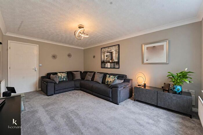 3 Bedroom Detached House For Sale In Threadmill Lane, Swinton, Manchester, M27