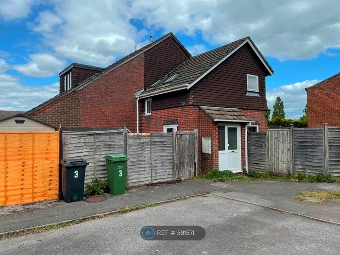1 Bedroom Terraced House To Rent In Robertson Close, Newbury, RG14