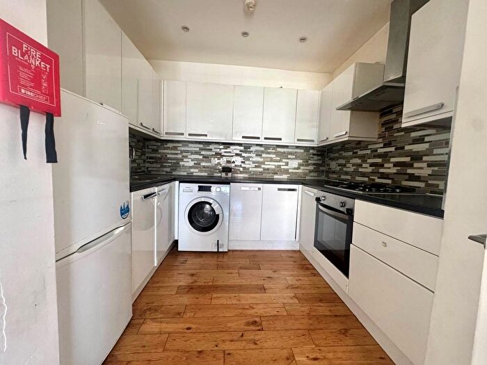 3 Bedroom Flat To Rent In Albert Road, Orpington, BR5