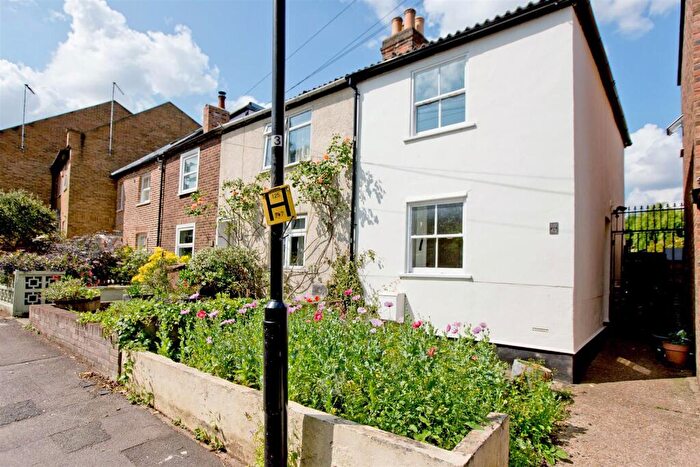 2 Bedroom End Of Terrace House To Rent In Aubrey Road, Walthamstow, London, E17