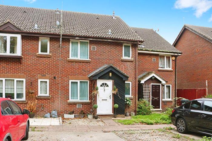 1 Bedroom Terraced House For Sale In Colnbrook, SL3