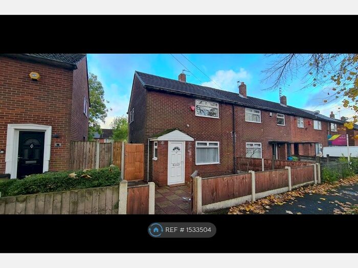 2 Bedroom Semi-Detached House To Rent In Fairway Road, Oldham, OL4