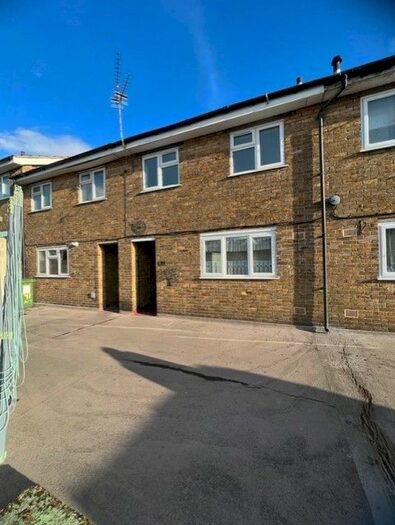 2 Bedroom Flat To Rent In Nuxley Road, Belvedere, Kent, DA17