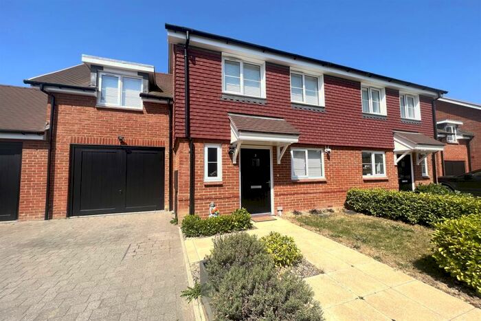 3 Bedroom Semi-Detached House To Rent In Lotts Drive, Faygate, Horsham, RH12