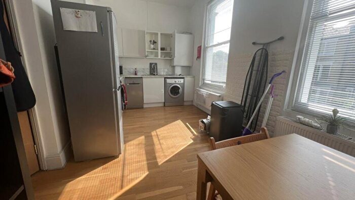 2 Bedroom Flat To Rent In Cardozo Road, Holloway, N7