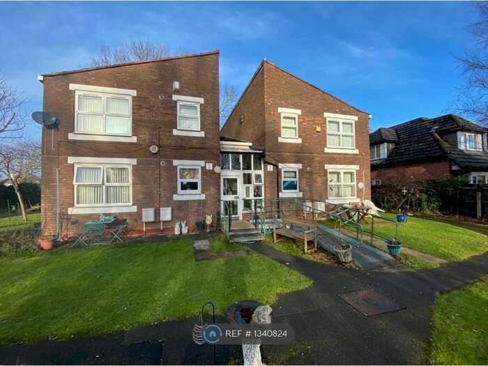 2 Bedroom Flat To Rent In Dane Close, Wirral, CH61