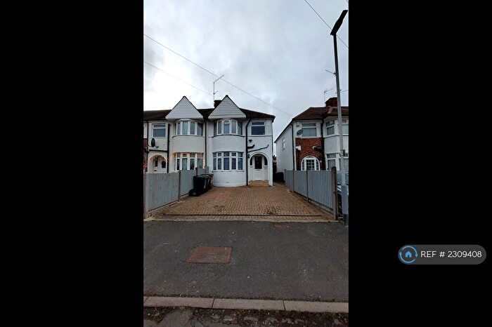 Studio To Rent In Willow Way, Luton. Bedfordshire, LU3