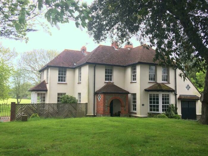 4 Bedroom Detached House To Rent In Cherry Garden Avenue, Folkestone, CT19