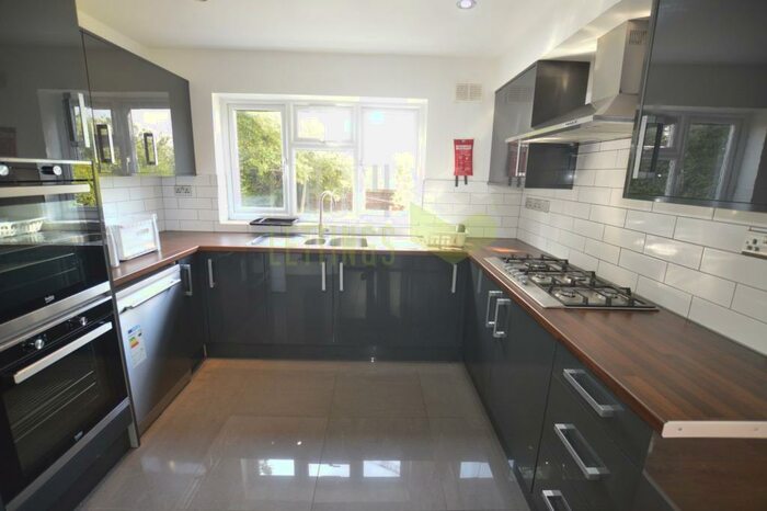 6 Bedroom Detached House To Rent In Great Arler Road, Leicester, LE2