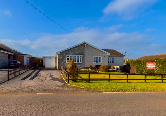4 Bedroom Detached Bungalow For Sale In Llanpumsaint, Carmarthen, SA33