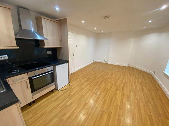 1 Bedroom Apartment To Rent In A Modern Flat. Close To The City Centre. One Bedroom., CF11