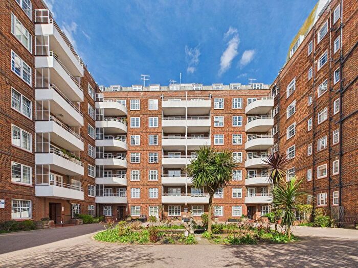3 Bedroom Flat For Sale In Wilbury Grange, Wilbury Road, Hove, BN3