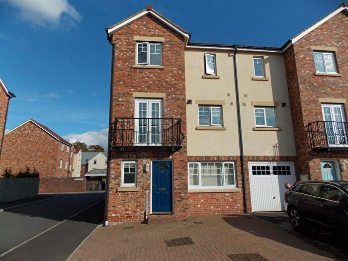 6 Bedroom House To Rent In Faraday Court, Sheraton Park, Durham, DH1
