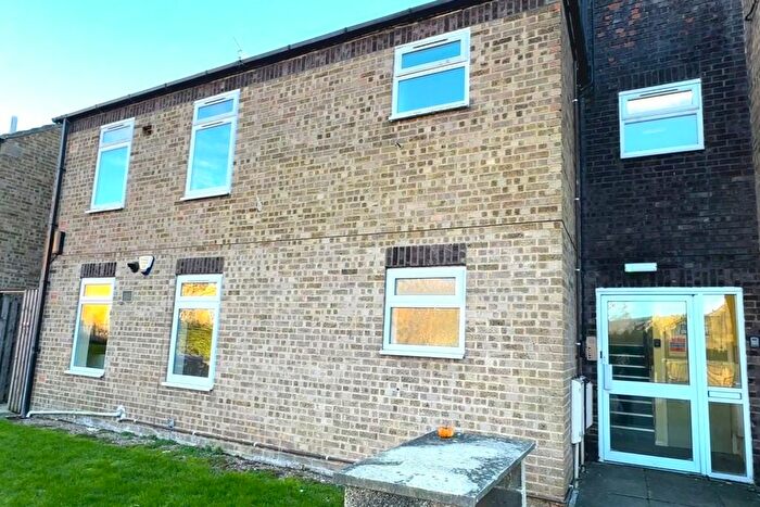 2 Bedroom Flat To Rent In Lime Grove, Darley Dale, Matlock, DE4