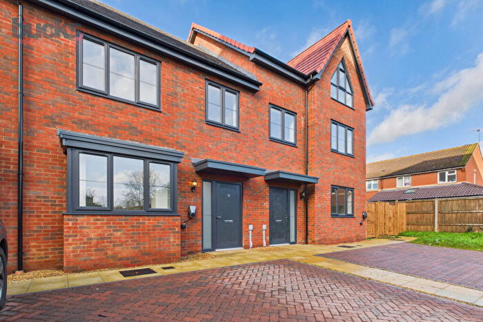 3 Bedroom Terraced House For Sale In Osbourne Gardens. Aylesbury., HP21