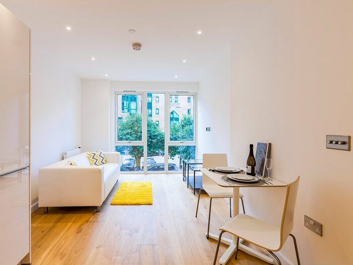 1 Bedroom Flat To Rent In Waterford Court, Turnberry Quay, E14