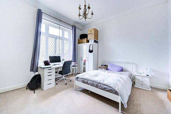 4 Bedroom Flat To Rent In Earls Court Square, Earls Court, London, SW5