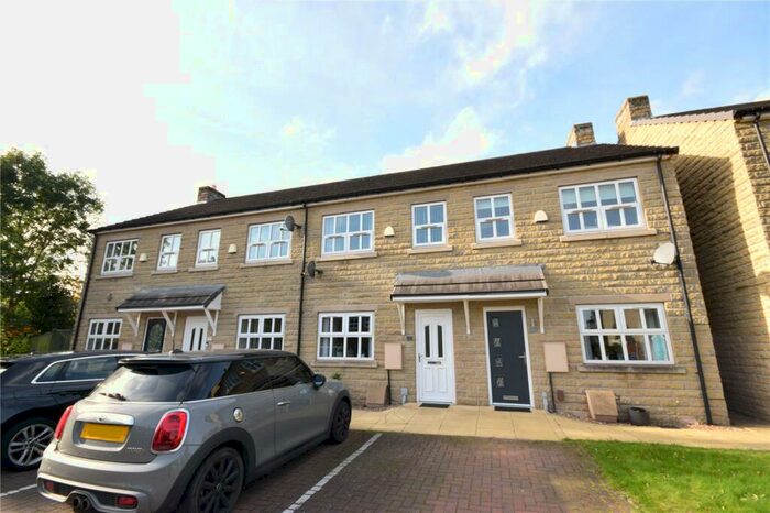 3 Bedroom Town House To Rent In Palmerston Close, Stanningley, Pudsey, West Yorkshire, LS28