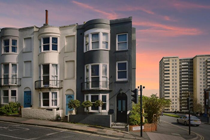 3 Bedroom Flat For Sale In Egremont Place, Brighton, BN2