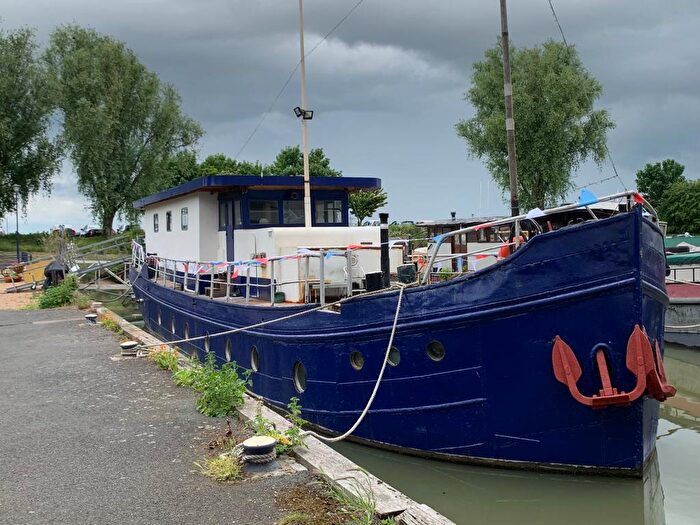 3 Bedroom Detached House For Sale In The Embankment Marina, Albion Parade, Kent, Gravesend, DA12