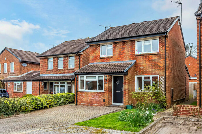 3 Bedroom Detached House To Rent In Singleton Road, Horsham, West Sussex, RH12