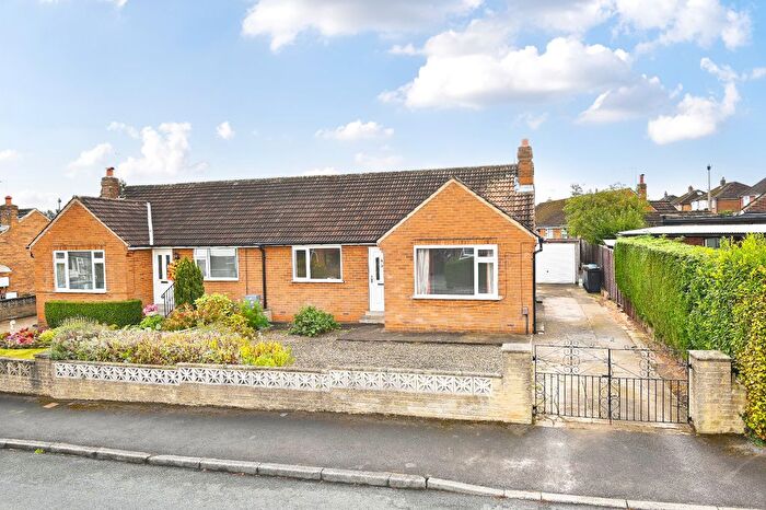 2 Bedroom Semi-Detached Bungalow For Sale In Sandhill Close, Harrogate, HG1