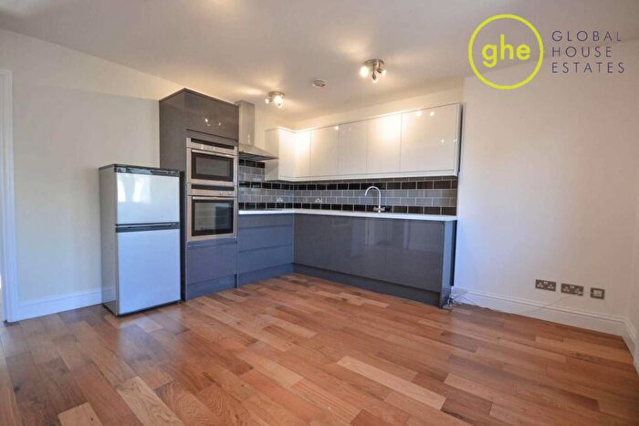 1 Bedroom Flat To Rent In Lordship Lane, East Dulwich, London, SE22