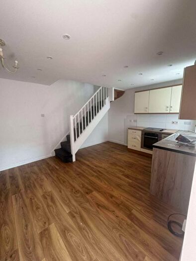 1 Bedroom End Of Terrace House To Rent In Leagrave High Street, LU4