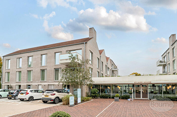 2 Bedroom Apartment For Sale In Portsmouth Road, Cobham, Surrey, KT11