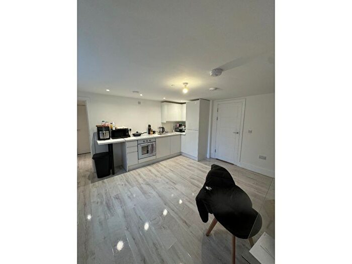 1 Bedroom Flat To Rent In Flat, Charles Street, NP20