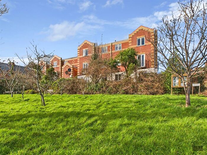 1 Bedroom Flat For Sale In Kingsgate, Pennsylvania Road, Exeter, EX4
