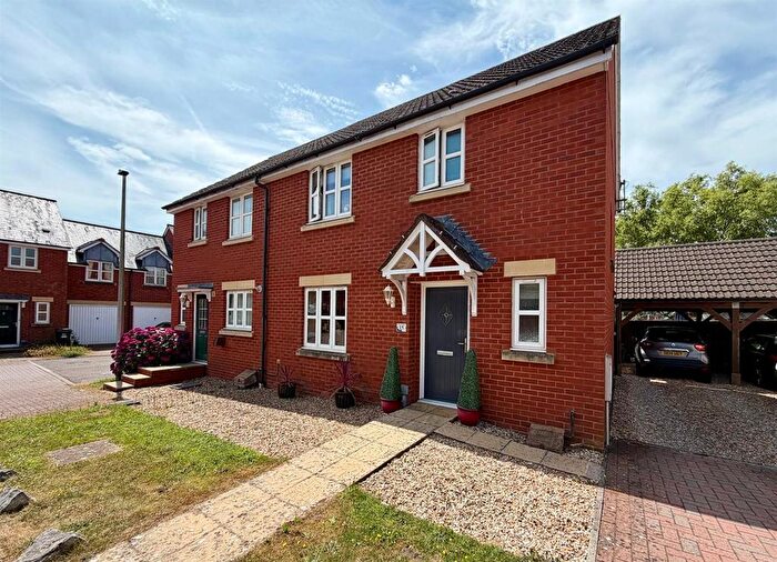 3 Bedroom Semi Detached House For Sale In Suter Drive, Tiverton, EX16