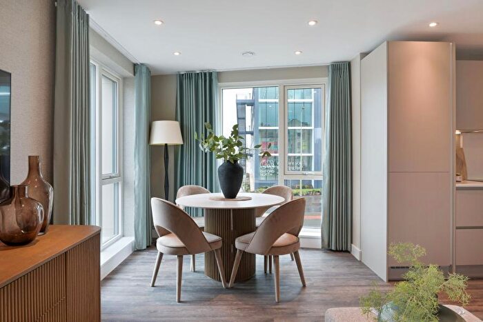 3 Bedroom Apartment For Sale In Canalside Quarter, Oxford, Oxfordshire, OX2