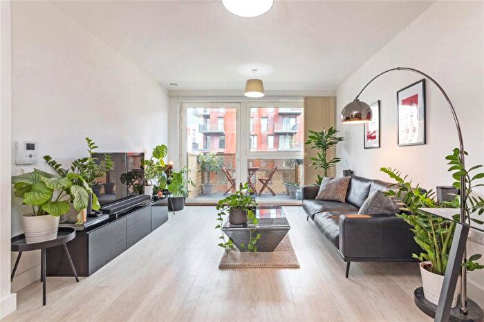 1 Bedroom Flat For Sale In Copenhagen Court, Pell Street, SE8