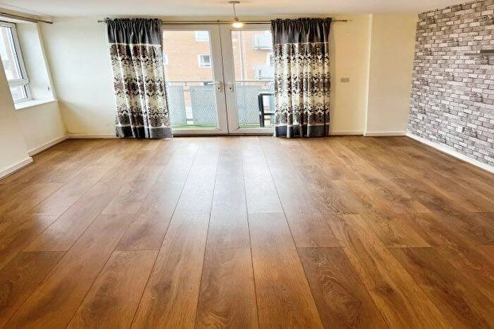 2 Bedroom Flat To Rent In Bath Road, Slough, SL1